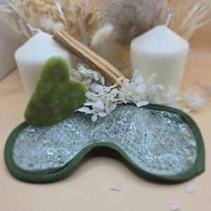 Coffret Régénération & Apaisement avec un masque en gel thermo-thérapeutique et un gua sha en jade vert, idéal pour apaiser la peau et favoriser la régénération.