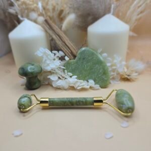 Coffret Énergie & Harmonie avec un rouleau de jade, un gua sha, un gua sha champignon et un bâton de Palo Santo, conçu pour purifier et revitaliser l'énergie.