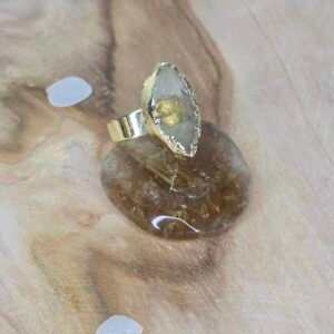 Bague ajustable en métal cuivré rhodié et Citrine – Brillance et énergie solaire