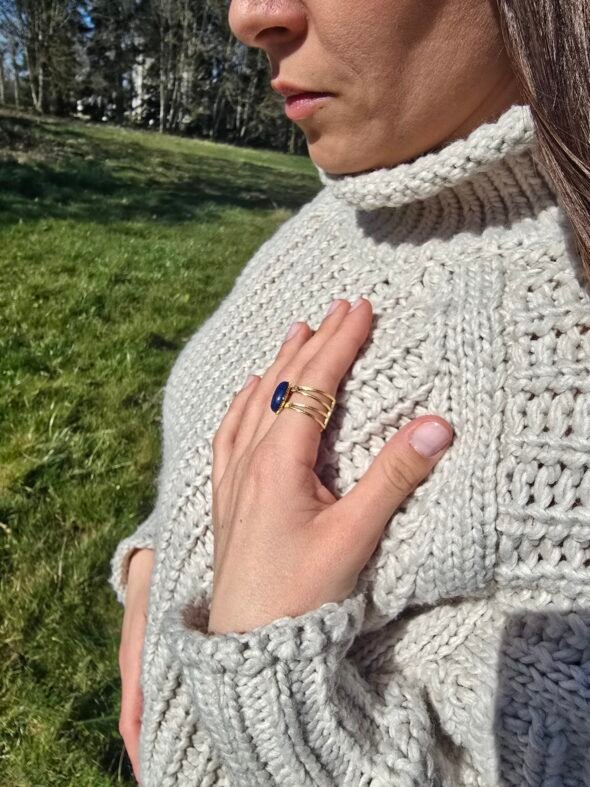 Bague ajustable en acier inoxydable doré avec Lapis-Lazuli – Élégance et sagesse