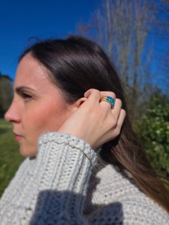 Bague Ajustable Acier Doré Apatite Bleue – Image 2