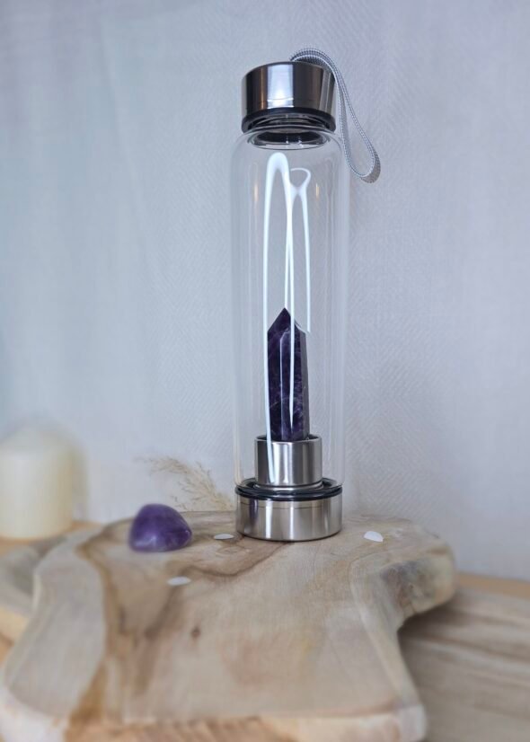 Bouteille en verre et acier inoxydable avec pointe d'Améthyste – Hydratation et énergie spirituelle