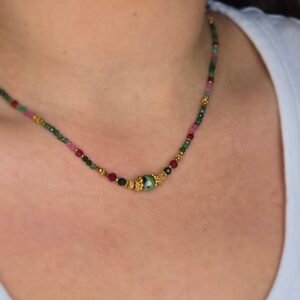 Collier femme avec petites perles en Agate – Élégance et équilibre naturel
