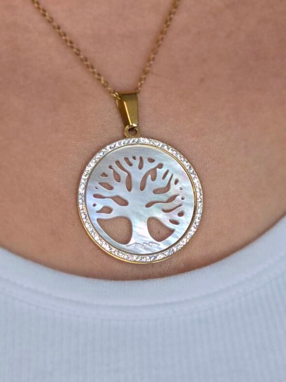 Collier Arbre de Vie en nacre et acier doré – Symbole d'équilibre et de sagesse