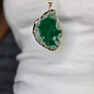 Collier long en cristal d'Agate verte et doré – Sérénité et harmonie