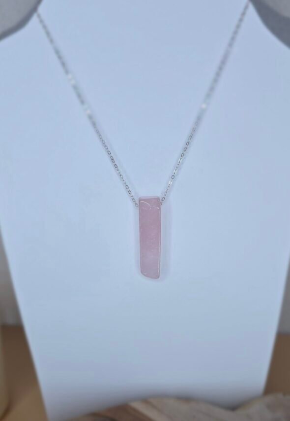 Collier en argent sterling 925 avec pendentif en Quartz Rose – Élégance et harmonie