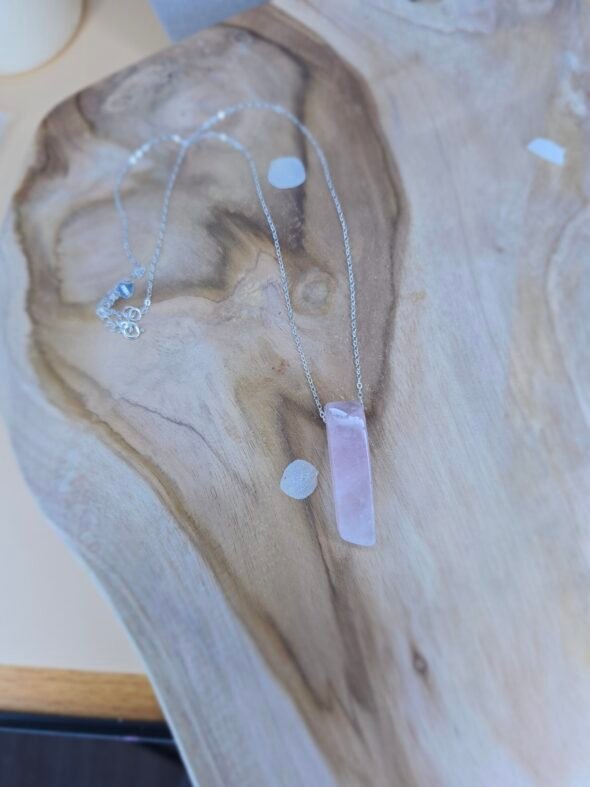 Collier en argent sterling 925 avec pendentif en Quartz Rose – Élégance et harmonie