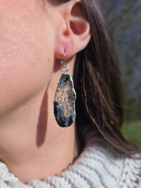 Boucles d’oreilles argentées en Pierre Druzy – Style bohème chic et éclat naturel