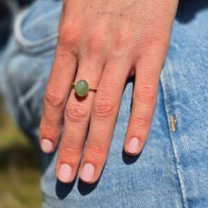 Bague ajustable torsadée en plaqué or avec Aventurine – Élégance et énergie positive