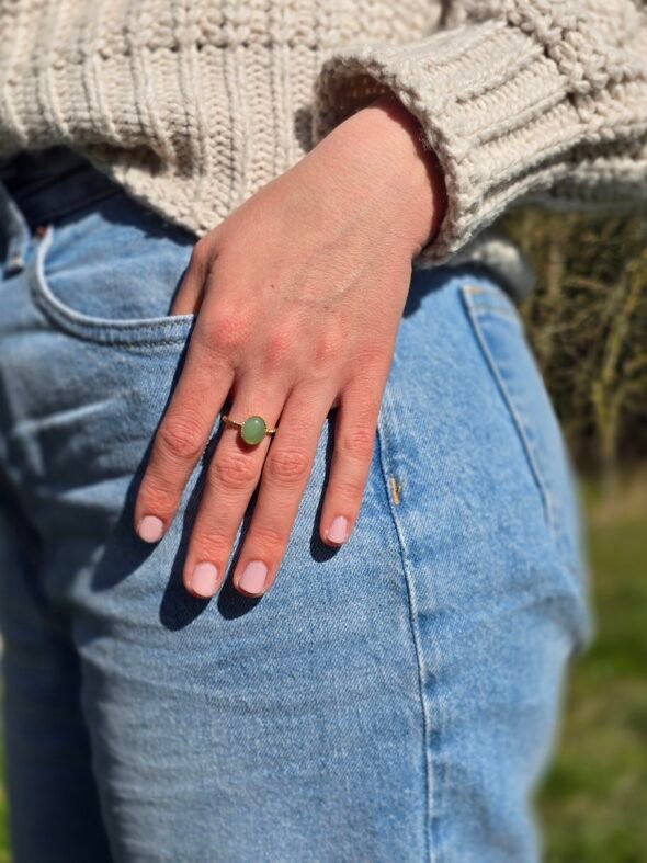 Bague ajustable torsadée en plaqué or avec Aventurine – Élégance et énergie positive