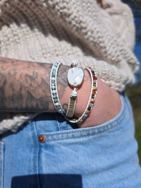 Bracelet en pierre Howlite blanche naturelle et perles dorées – Image 5