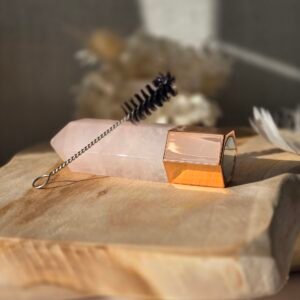 Roll-on massage 4 en 1 en quartz rose, lithothérapie et aromathérapie pour relaxation et apaisement.