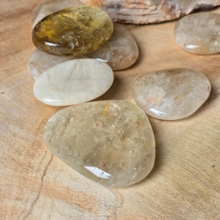 Galet de citrine naturelle 2,5 à 5 cm pour méditation, relaxation, grilles de cristaux et rituels d’abondance