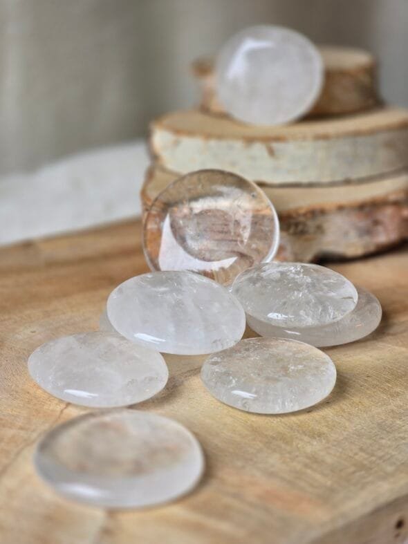 Galet de cristal de roche naturel 4-7 cm, pierre universelle de clarté, purification et amplification énergétique
