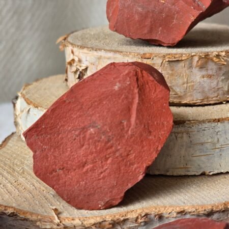 Pierre brute de jaspe rouge naturel 4-6 cm, pierre d’ancrage, vitalité et protection