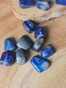 Pierre roulée en Lapis-Lazuli AA 2,5-4 cm Afghanistan – pierre naturelle de clarté mentale, intuition et communication