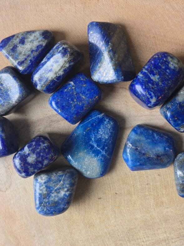 Pierre roulée en Lapis-Lazuli AA 2,5-4 cm Afghanistan – pierre naturelle de clarté mentale, intuition et communication