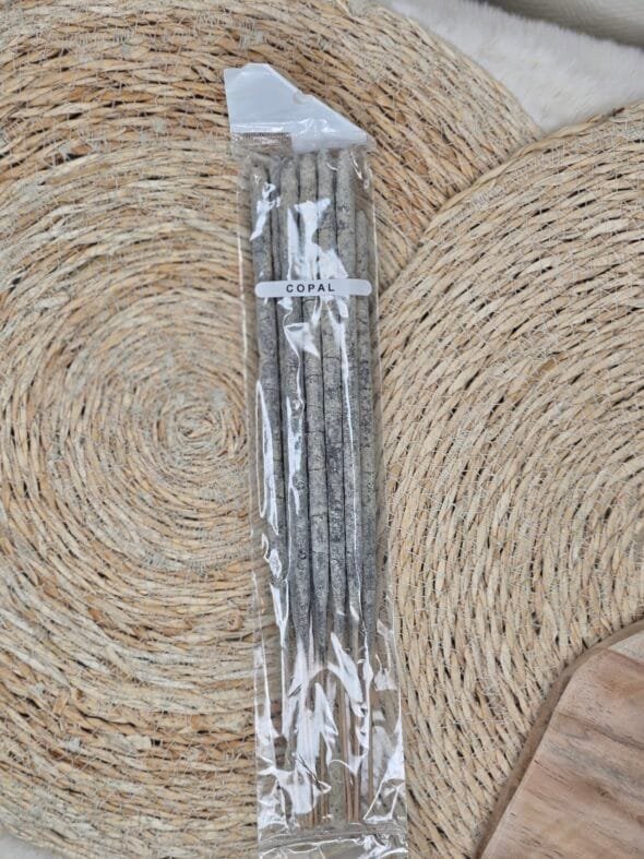 Gros bâtonnets d’encens sacré en copal, pour purification et protection