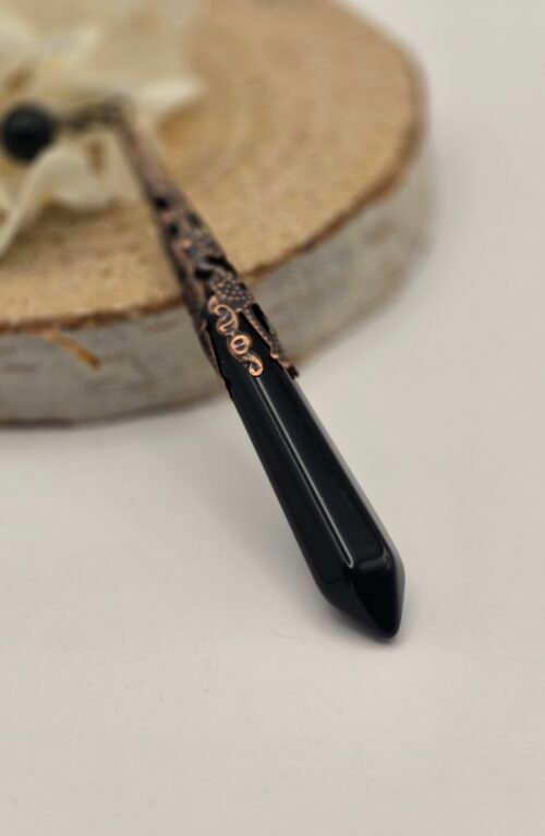 Pendule en cristal noir et résine gothique – radiesthésie et protection énergétique